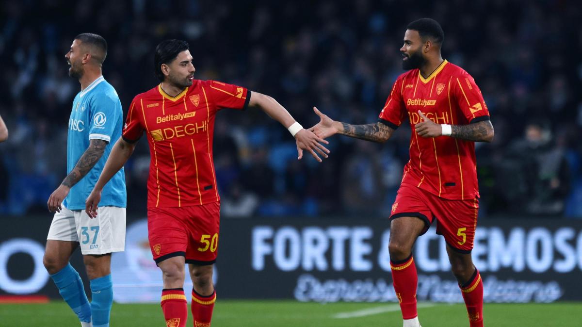 Serie A: Lecce avanti a Napoli all'intervallo grazie a Siebert