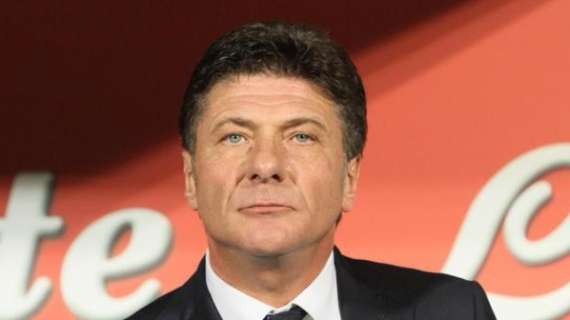 Mazzarri sta firmando e nel pomeriggio dirigerà il primo allenamento