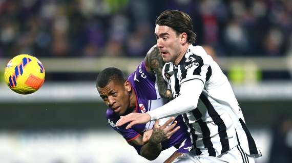 La Stampa: "La Juve al fotofinish. A Firenze cori razzisti per Vlahovic"