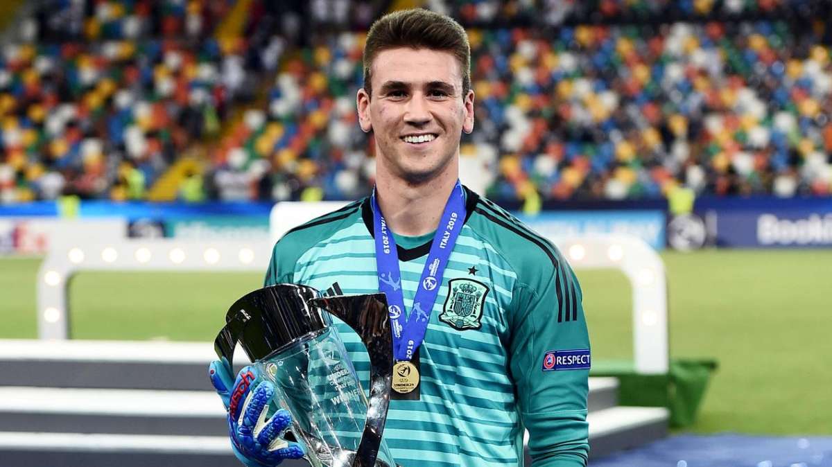 ATHLETIC BILBAO goalie SIMON tracked by 4 prominent clubs