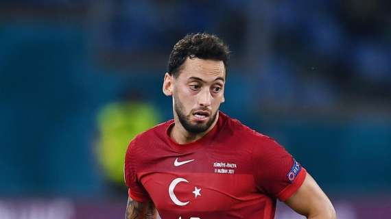 TRANSFERS - Hakan Calhanoglu undergoing Inter Milan medical