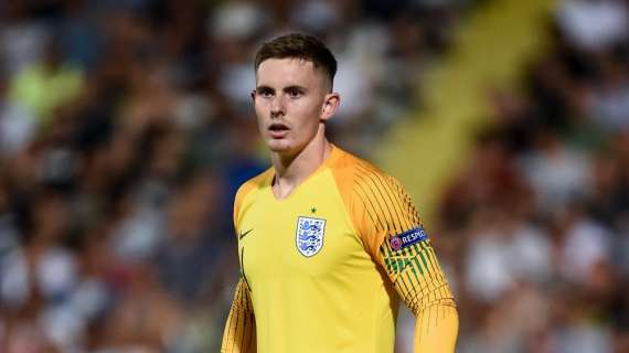 PREMIER - Three clubs after United backup goalie Henderson