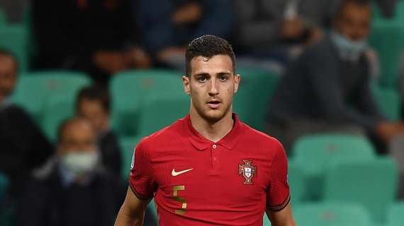 SERIE A – Mourinho still a big fan of Manchester United full back