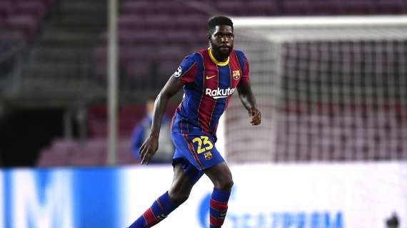 LIGA - Barcelona, Samuel Umtiti being observed by Benfica