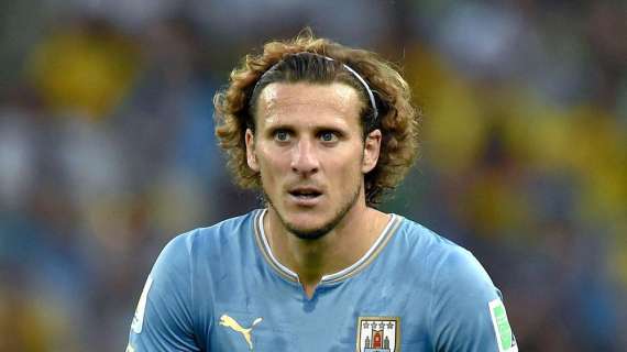 TOP STORIES - Diego Forlan sacked by Uruguayan second division club
