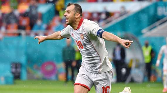 OFFICIAL - Goran Pandev extends his stay with Genoa
