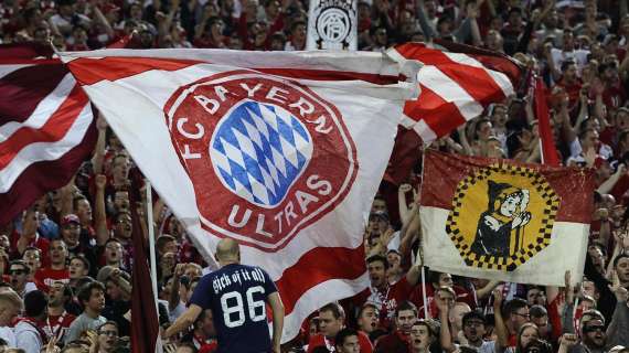 BUNDES - Bayern Munich rains havoc on Bochum to go top of Bundesliga