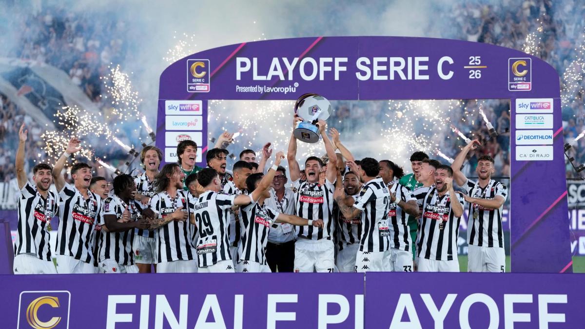 Tuttosport - L'Ascoli torna in Serie B dopo due anni: battuto il Brescia per 3-0. È festa al Del Duca