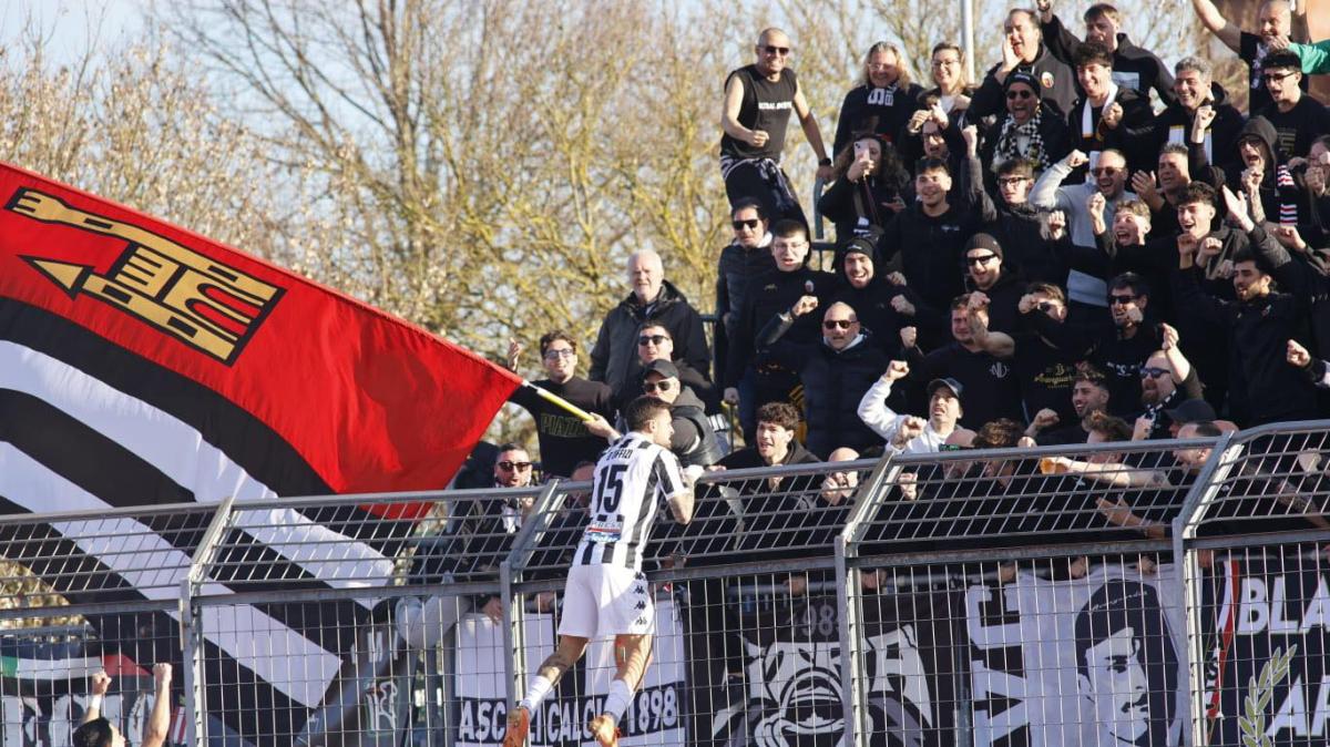 CorrAdriatico - La squadra sarà salutata alla partenza del pullman