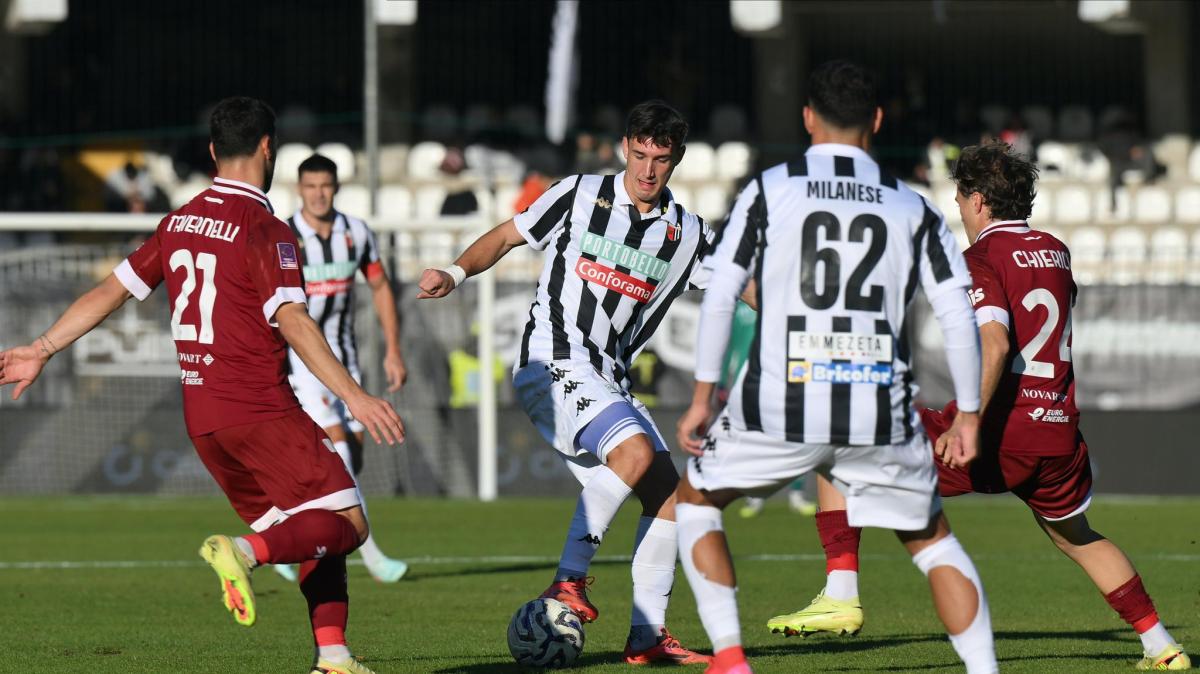 LE PAGELLE: GLI ESTERNI DELUDONO, DAMIANI INSOSTITUIBILE