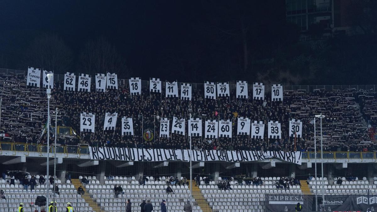 Ascoli-Ravenna: la coreografia è da brividi | FOTO
