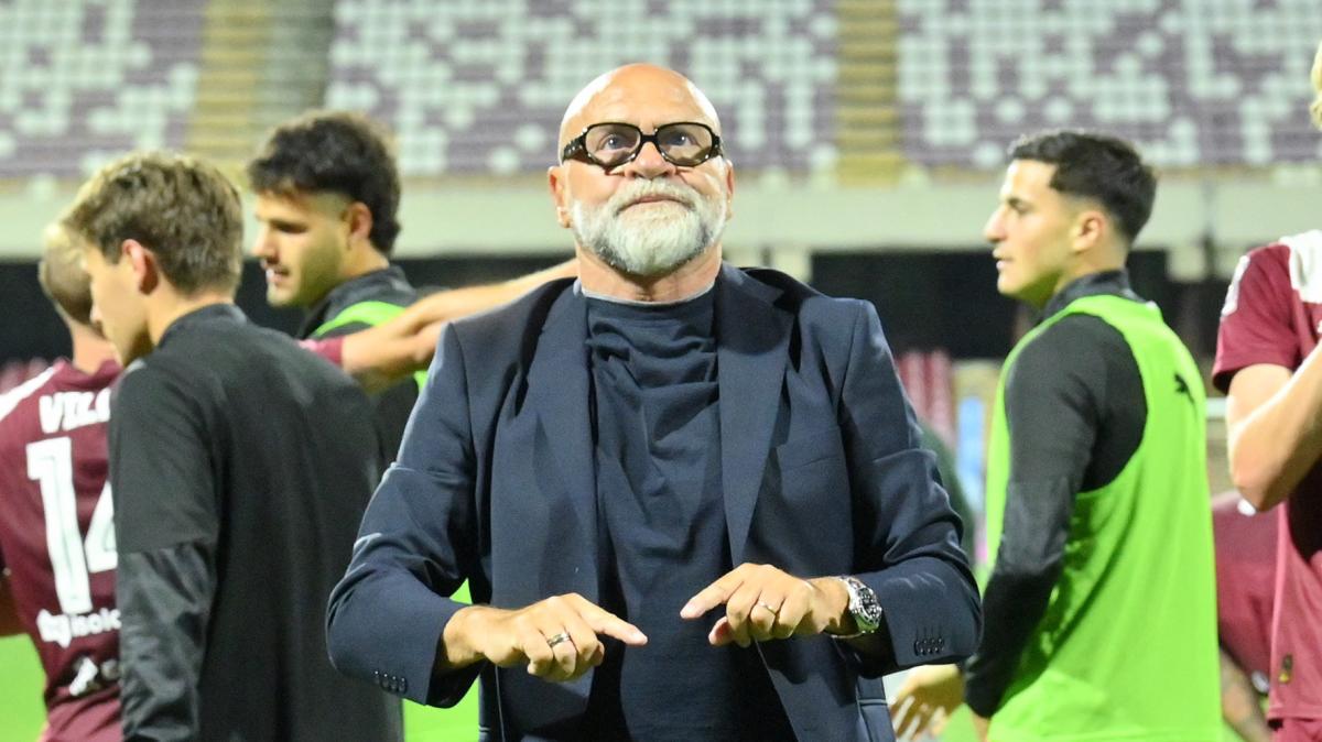 Salernitana eliminata dal Brescia: Cosmi portato via dal campo da Corini