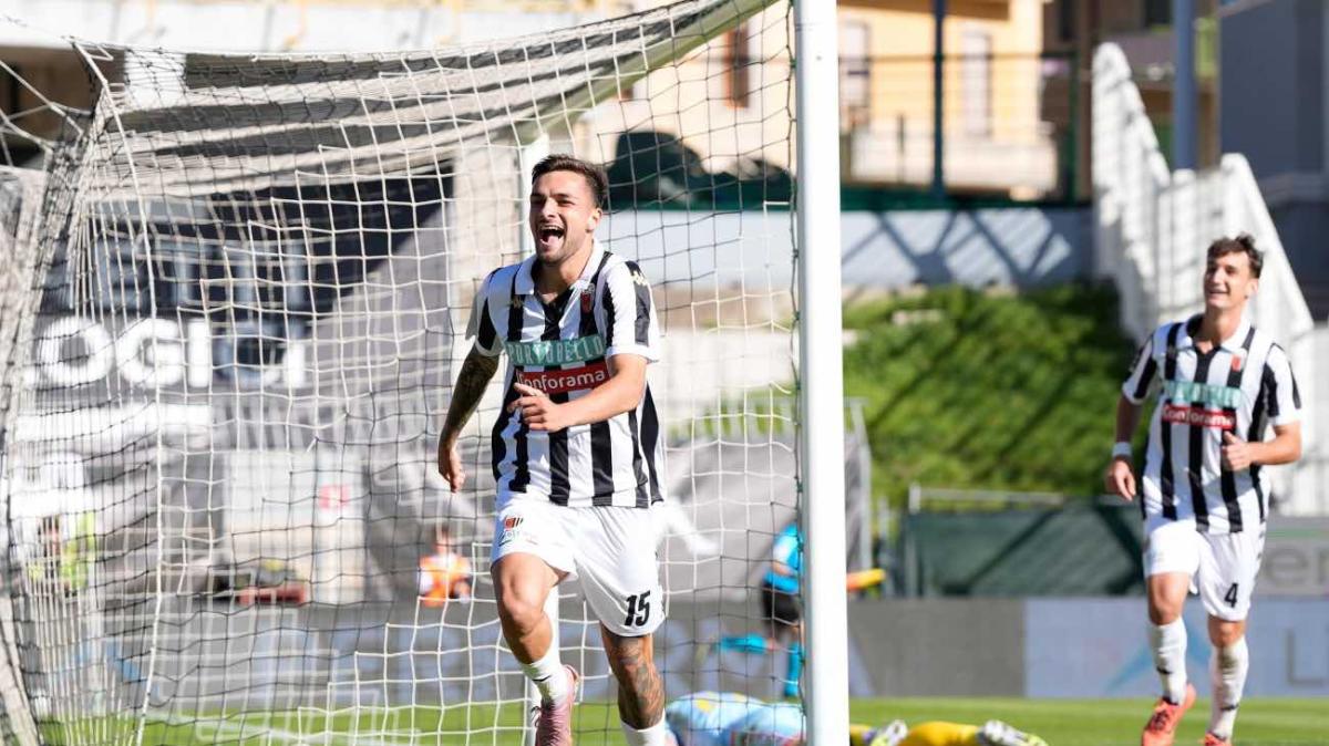 LE PAGELLE: D’UFFIZI DA SPETTACOLO, CORAZZA TROVA IL GOL LIBERATORIO
