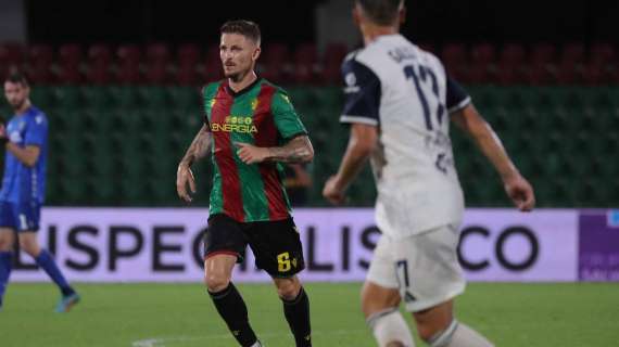 Ternana, Abate recupera un difensore: "Loiacono domani gioca"