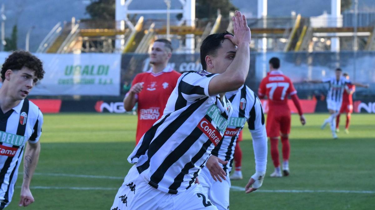 Rizzo Pinna segna al 90': rivivi le emozioni del gol vittoria | VIDEO