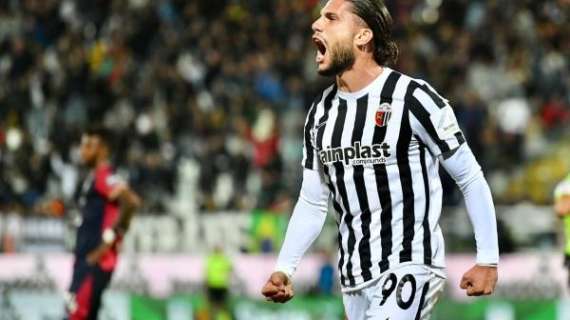 L'Ascoli si aggrappa a Mendes in campo e sul mercato