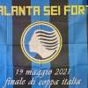 FOTO - «Atalanta sei forte», la bandiera ideata dalla Curva per colorare Bergamo per la finale di Coppa Italia 