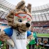 Arrestato mentre guarda il Mondiale: la polizia si traveste da mascotte per sorprenderlo
