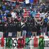 'Ragazzi con i Tricolori' alla Bozsik Arena. Si sono voltati durante l'inno di Israele