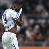 Vergogna a Cagliari: Davis denuncia insulti razzisti da Dossena, il calcio italiano sprofonda nel fango