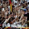 Germania, i giocatori pagano il viaggio ai tifosi: trasporto gratuito per la sfida con l’Ecuador