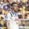 Ecco il gol del grande ex: Lecce-Atalanta 0-2, niente esultanza e bacio al campo per Krstovic