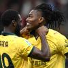Leao si scatena, il Milan ribalta la Fiorentina e vola in vetta