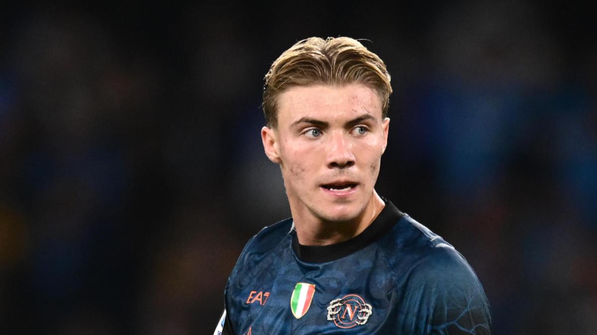 Napoli, emergenza infinita: Conte pensa a nuove soluzioni. Spunta l’idea 4-1-4-1 con Neres e Hojlund