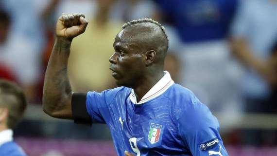 Fotonotizia Italia: ecco i gol e l'esultanza di Mario Balotelli!
