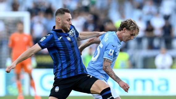 VIDEO - La Lazio piega l'Atalanta 3-2, decide un gol di Vecino: i gol e gli highlights
