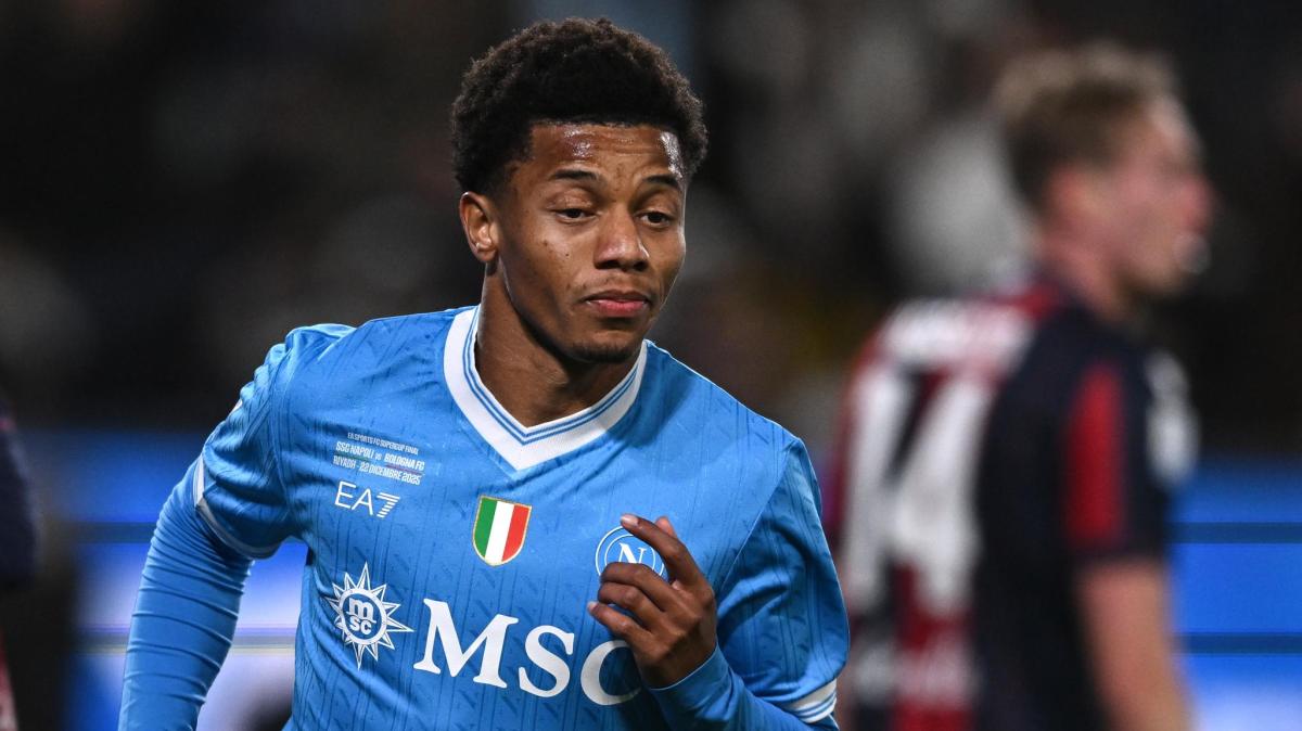 Napoli, la Supercoppa è azzurra: Conte alza la voce e il trofeo in terra araba