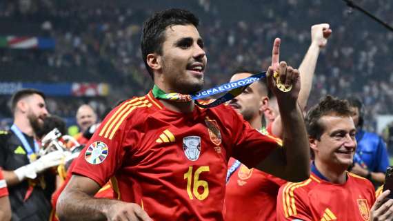 "Il Pallone d'Oro a Rodri ora, per favore!". L'invito di De La Fuente dopo Euro 2024