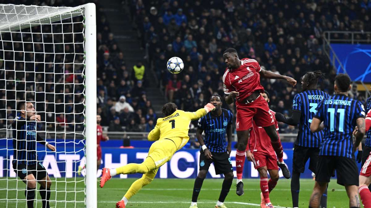 Inter, calvario e resistenza: Calhanoglu ko, il VAR annulla i Reds. Al riposo è 0-0 tra i brividi