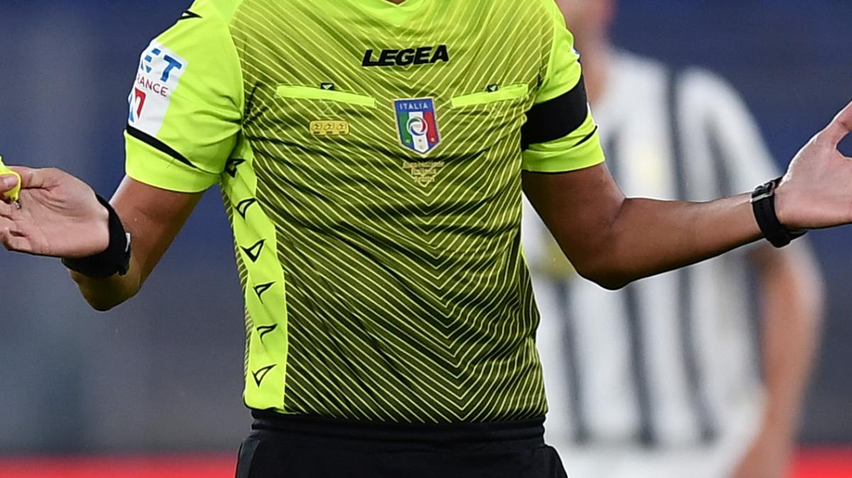 Gare truccate e scommesse: arrestato l’arbitro Catanoso, “pilotava” partite in Primavera