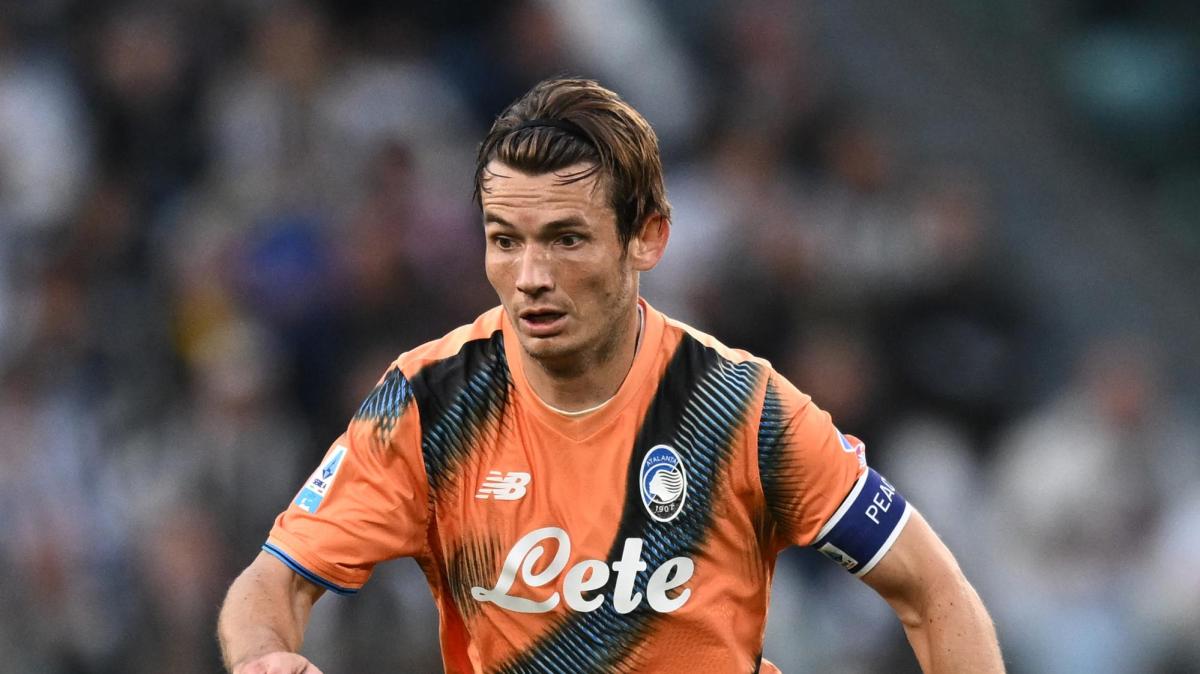 Calciomercato, chi scade nel 2026: da Vlahović a Lewandowski, la lista completa dei big in bilico