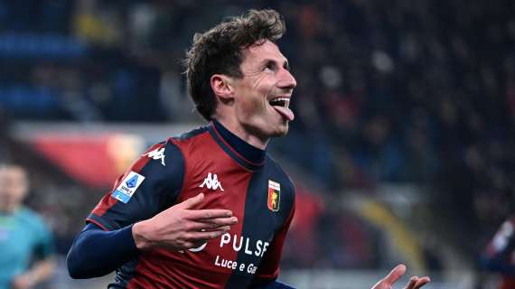 Pinamonti punisce l’Atalanta, Genoa avanti all’intervallo