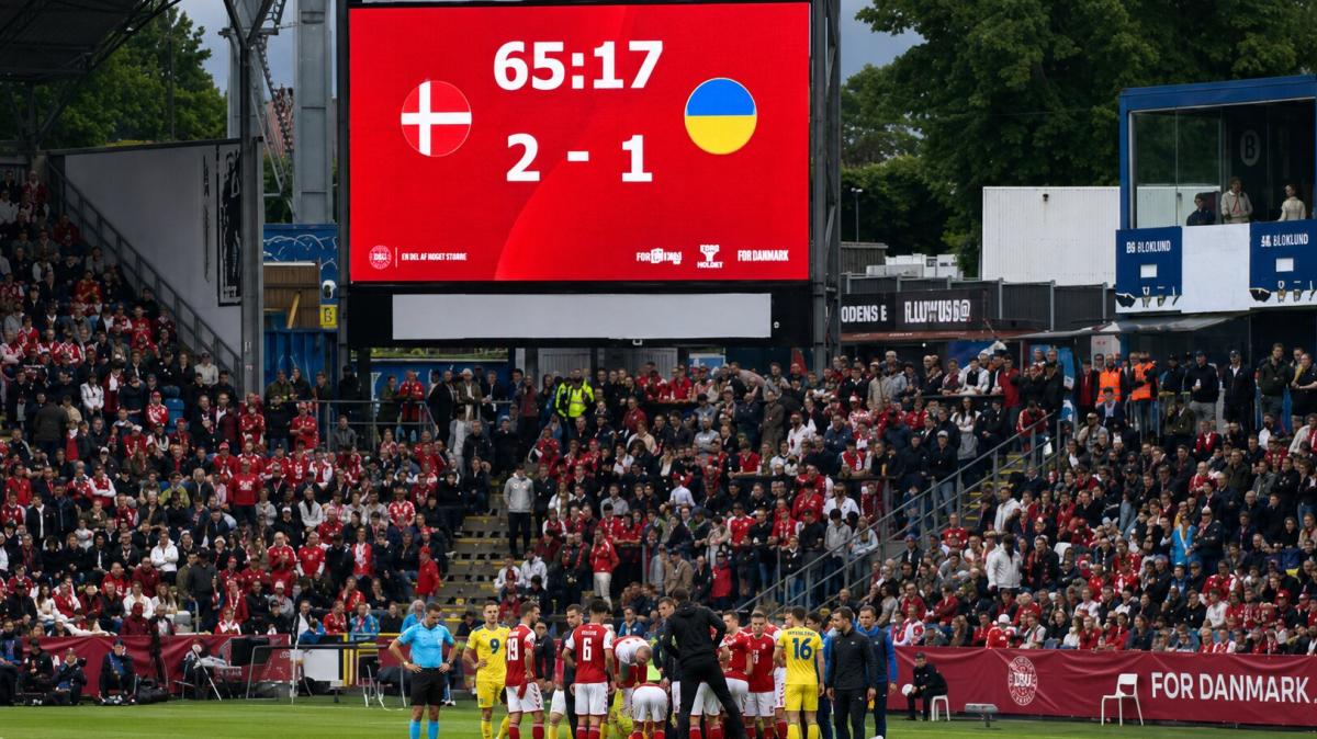 Malore per Eriksen in Danimarca-Ucraina: la partita viene annullata, poi le prime rassicurazioni
