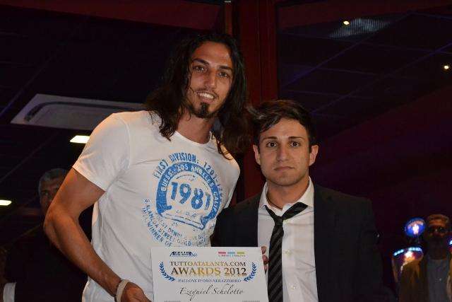 Ezequiel Schelotto ritira una delle due targhe TA Awards 2012 - Elisa Rossetti