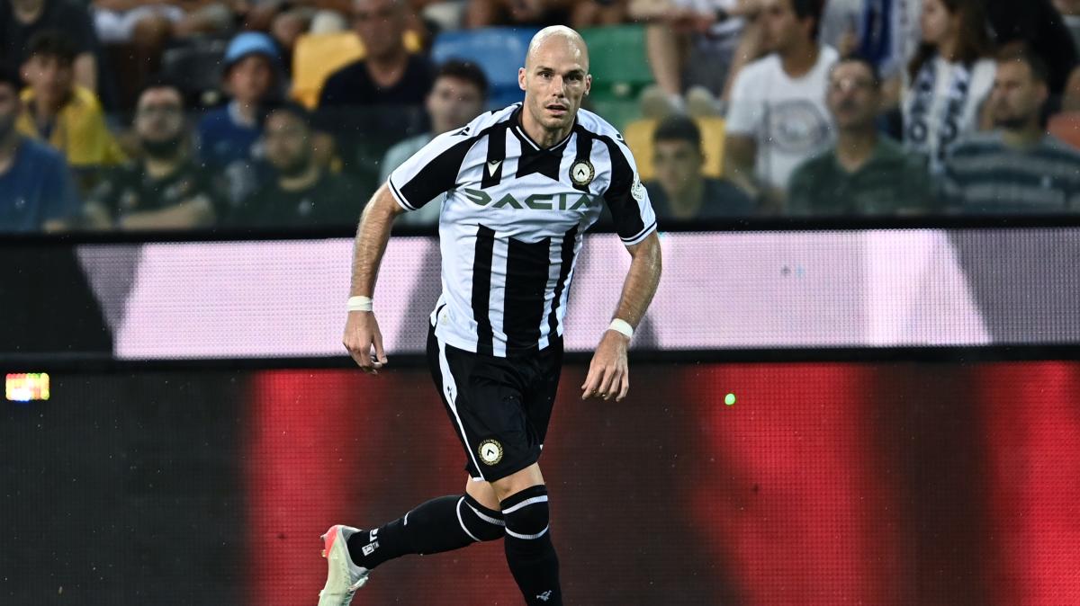 Nuytinck a bordocampo prima di Udinese-Atalanta
