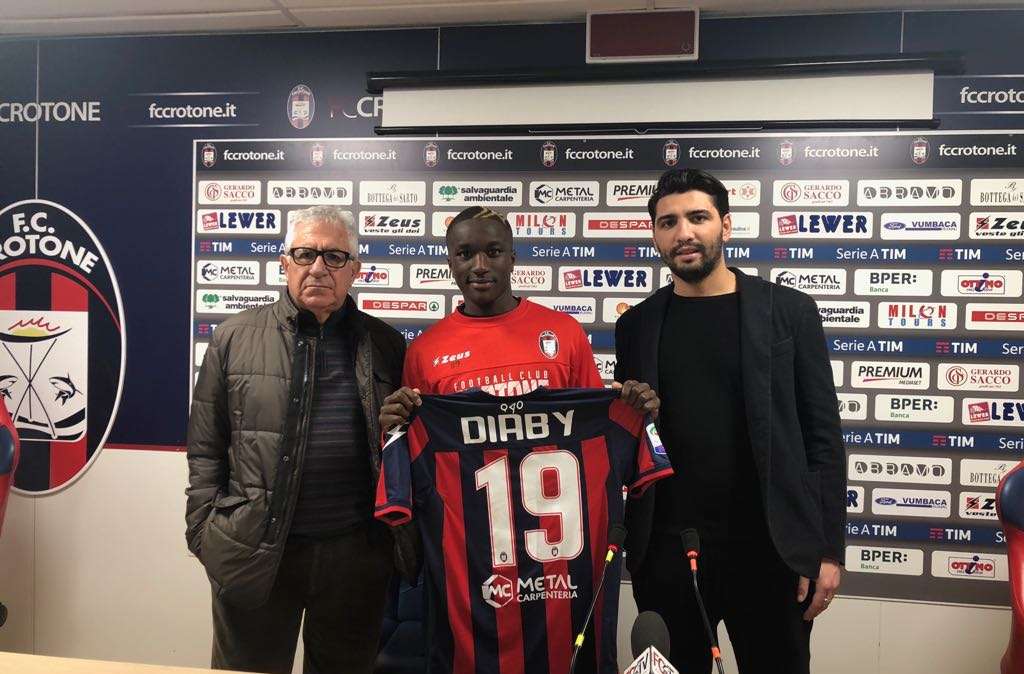 Newcastle, offerta da 60 milioni per l'ex Crotone Diaby. Ma il Bayer ne chiede almeno 30 in più