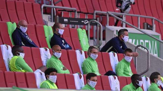Ingresso separato (con mascherina), riserve in tribuna e docce a distanza: come sarà la Serie A alla ripresa