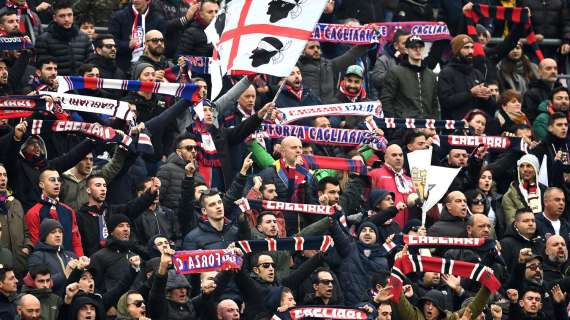 "Andate a lavorare". Cagliari contestato dai tifosi dopo il ko con l'Hellas Verona