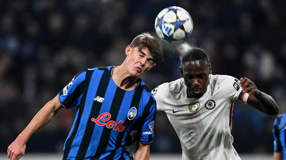 La moviola di Atalanta-Chelsea: Hernandez si salva col VAR: De Roon tiene in gioco James