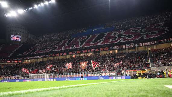 Solo fischi per il Milan. A San Siro scatta la contestazione: "Ci avete rotto il ca***"