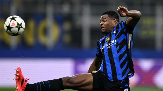 Che gol di Dumfries! Inter in vantaggio a inizio ripresa: 1-0 sull'Atalanta in sforbiciata