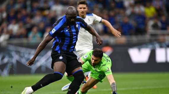 L'Inter parte a mille, l'Atalanta accorcia all'ultimo: 2-1 a San Siro all'intervallo