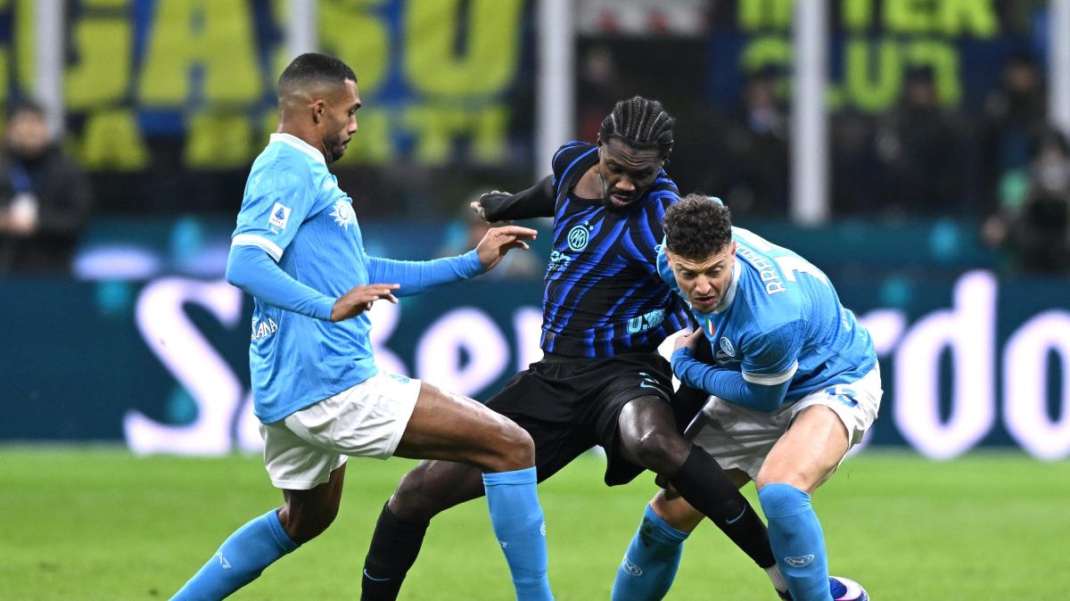 San Siro senza padroni, Inter e Napoli si dividono la posta: 2-2 spettacolo e polemiche