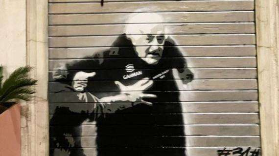 In centro a Brescia spunta un murales dedicato a Carletto Mazzone: "Se famo 3 a 3..."