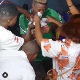 Osimhen positivo al Covid-19. In Nigeria selfie e festa senza mascherina: il video