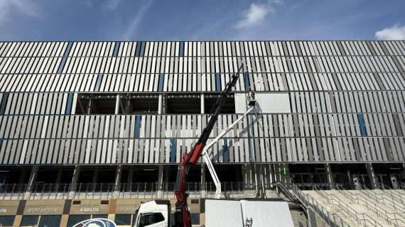 TA - New Balance Arena, via ai lavori: allo stadio di Bergamo cambiano i pannelli con il nuovo nome